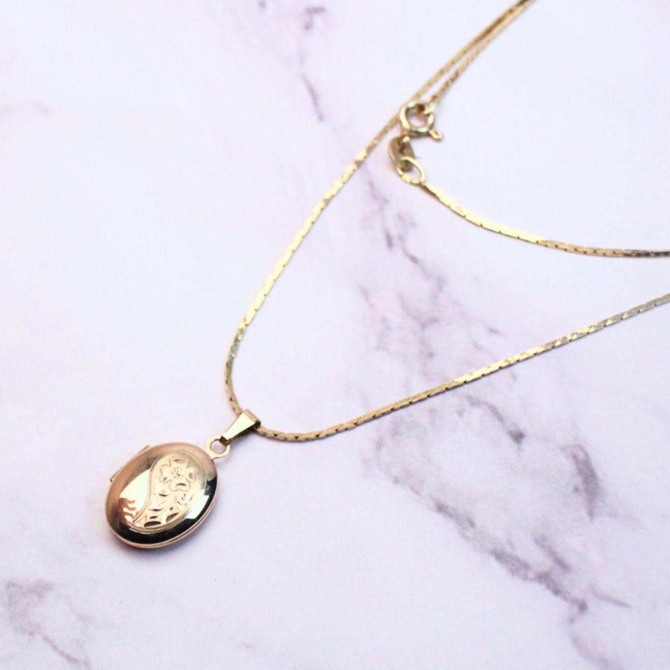 14K Solid Gold Mini Floral Locket Necklace – Vintage Style Keepsake Pendant