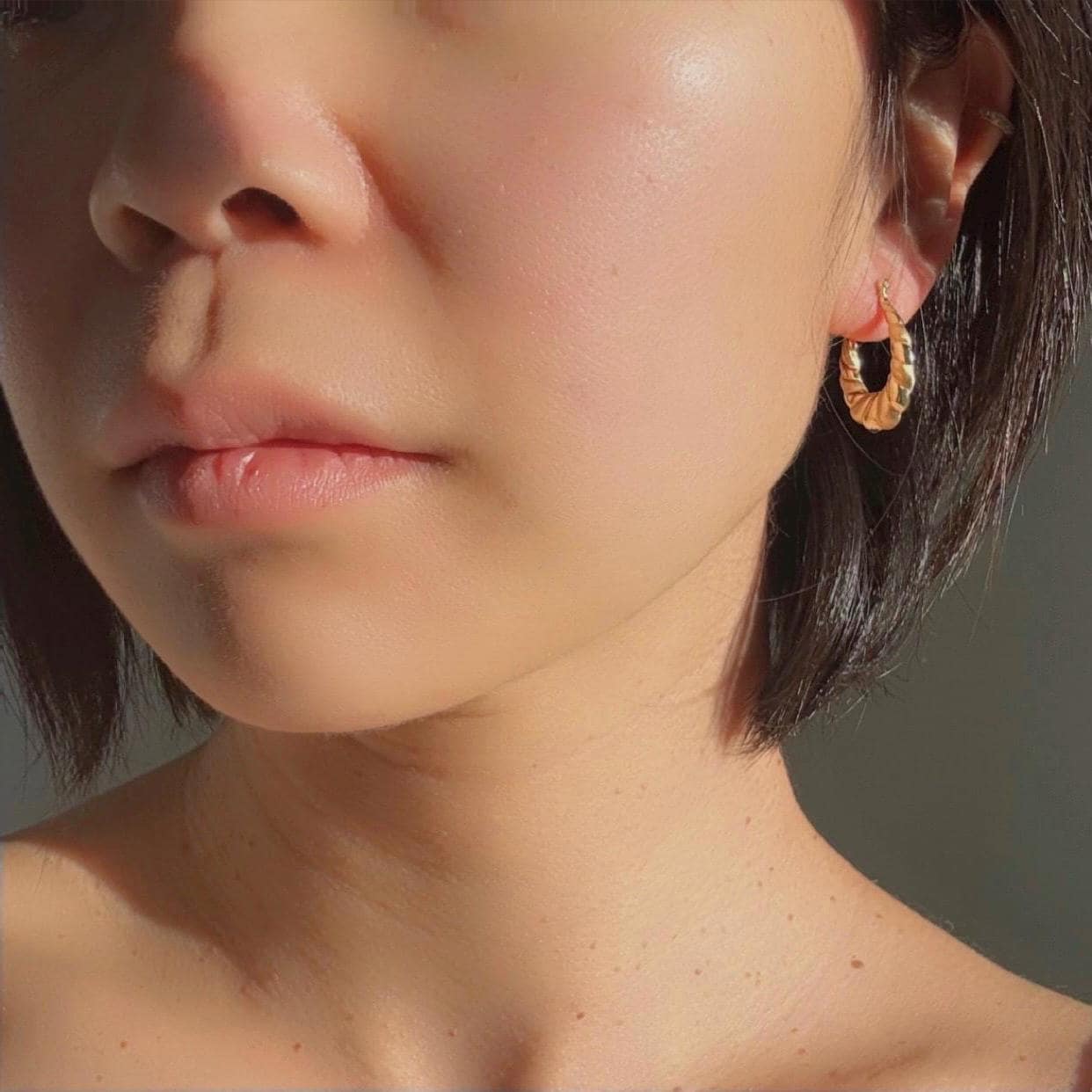Vintage 14K Solid Gold Twisted Hoop Earrings