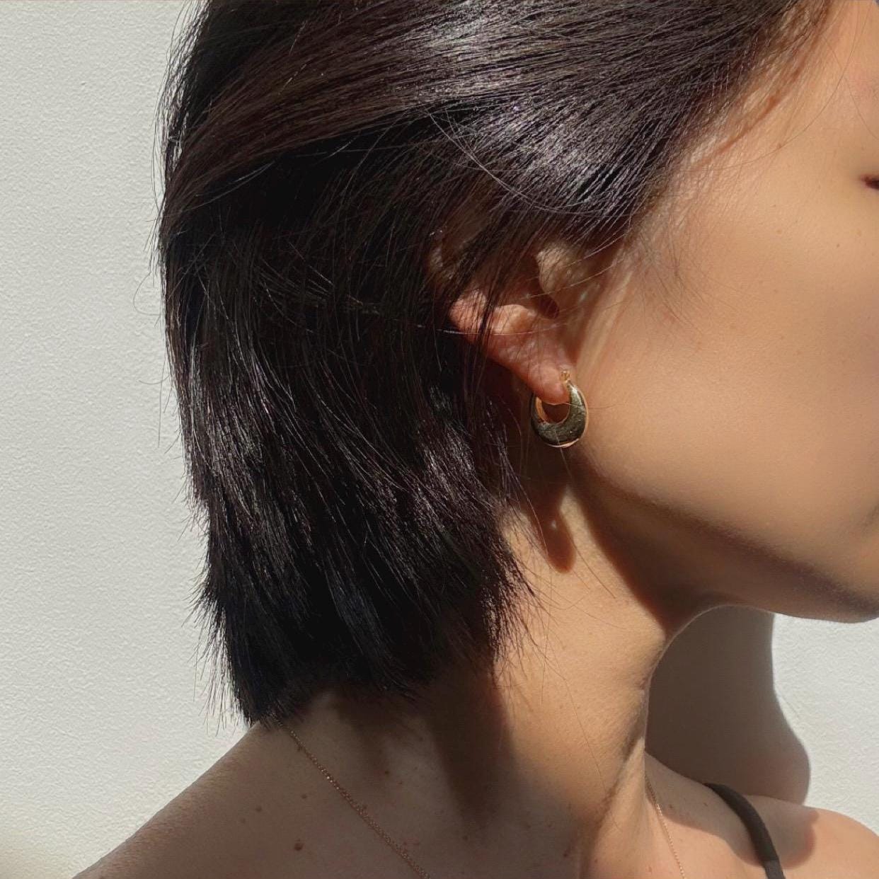 18k Solid Gold Morgan Hoop Earrings: Timeless Chic Statement