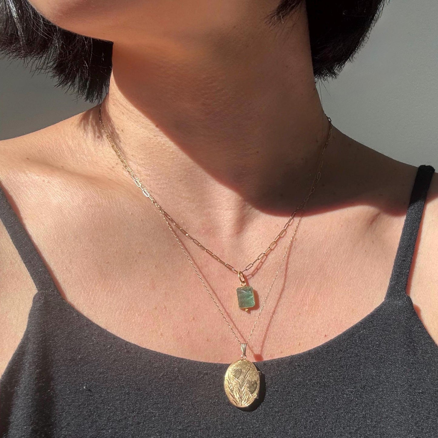 14K Solid Gold Mini Floral Locket Necklace – Vintage Style Keepsake Pendant