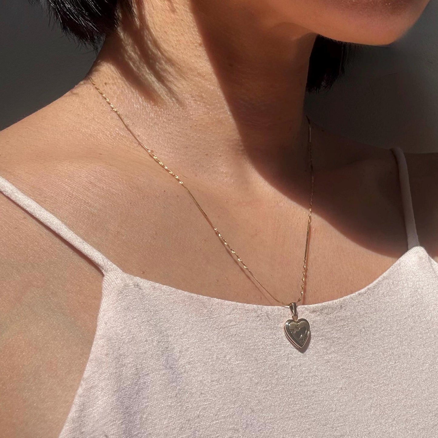 Vintage 14K Solid Gold Mini Heart Locket Necklace – Timeless Keepsake Jewelry