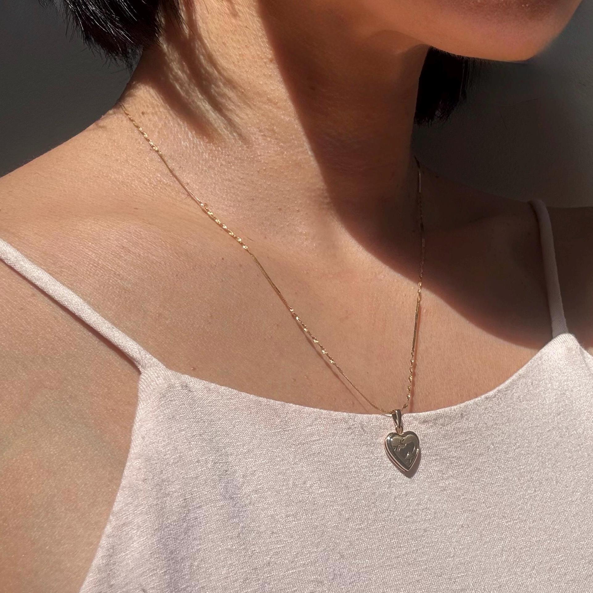 Vintage 14K Solid Gold Mini Heart Locket Necklace – Timeless Keepsake Jewelry