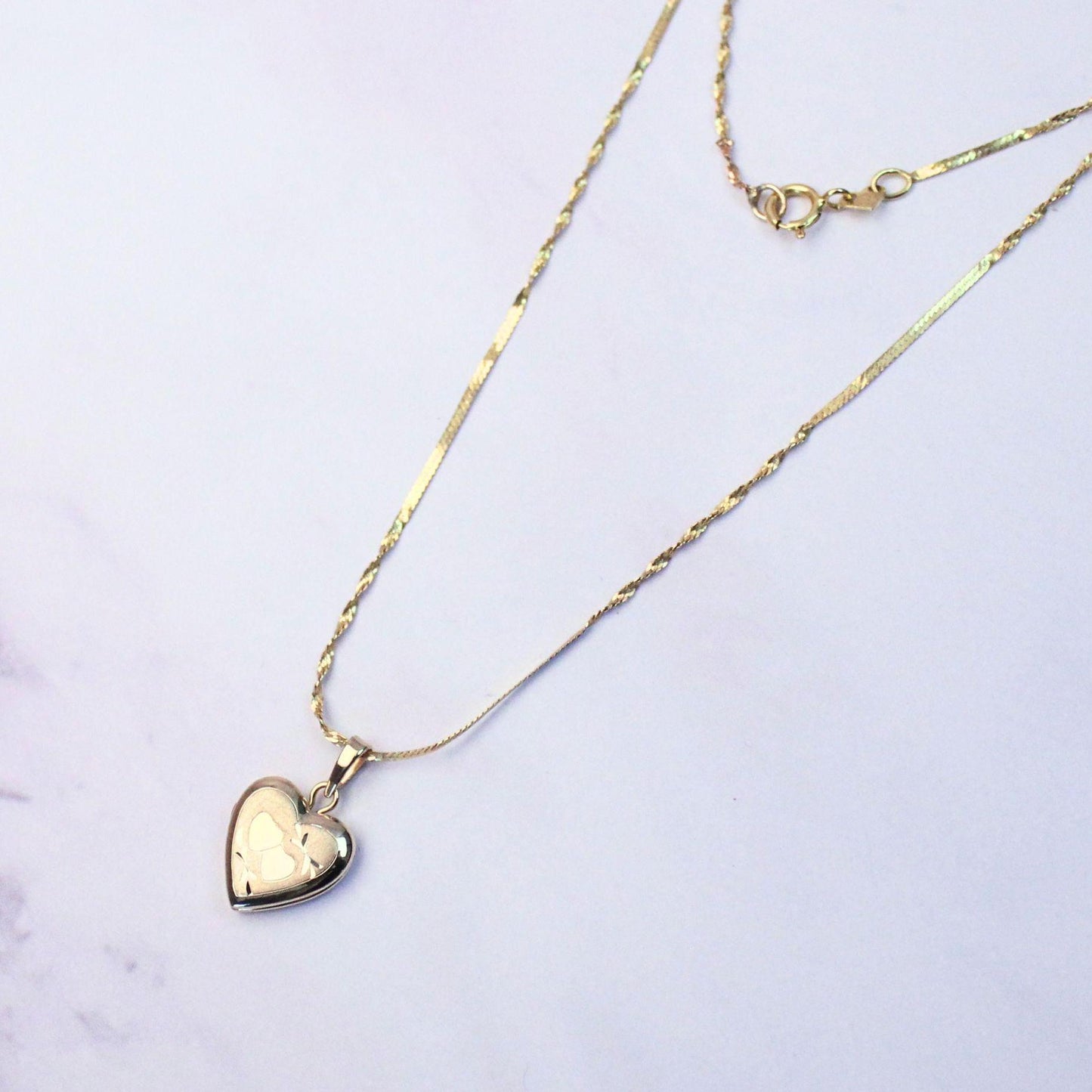 Vintage 14K Solid Gold Mini Heart Locket Necklace – Timeless Keepsake Jewelry