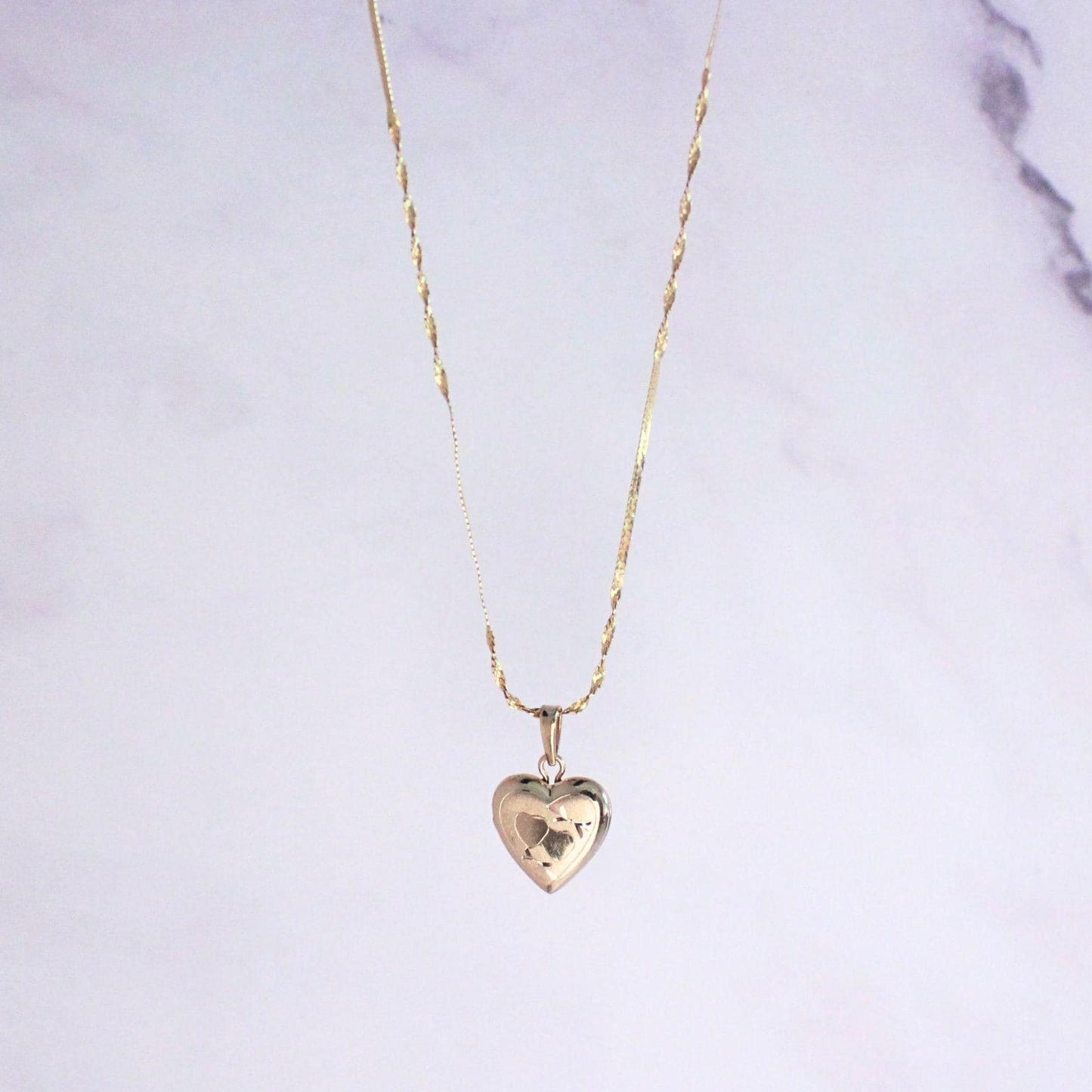 Vintage 14K Solid Gold Mini Heart Locket Necklace – Timeless Keepsake Jewelry