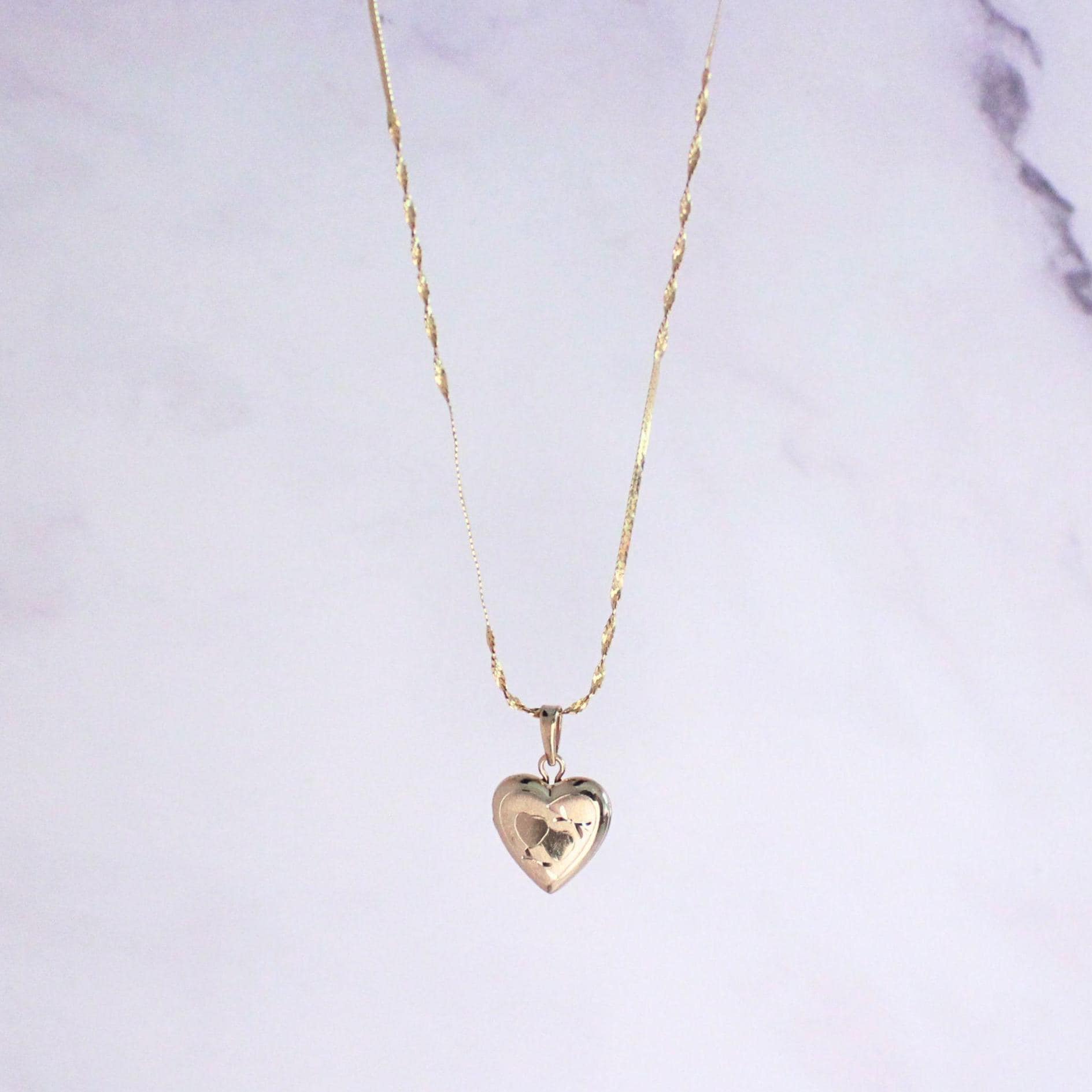 Vintage 14K Solid Gold Mini Heart Locket Necklace – Timeless Keepsake Jewelry
