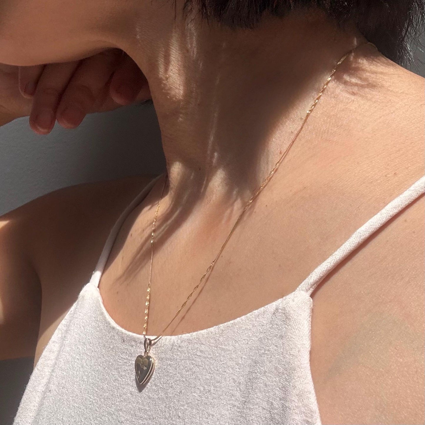 Vintage 14K Solid Gold Mini Heart Locket Necklace – Timeless Keepsake Jewelry