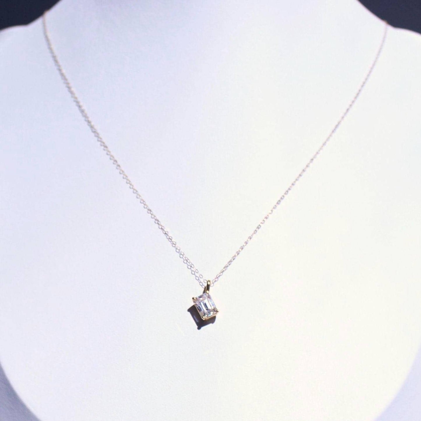 18K Gold 1 Ct Moissanite Chloe Necklace – Elegant Solitaire Pendant