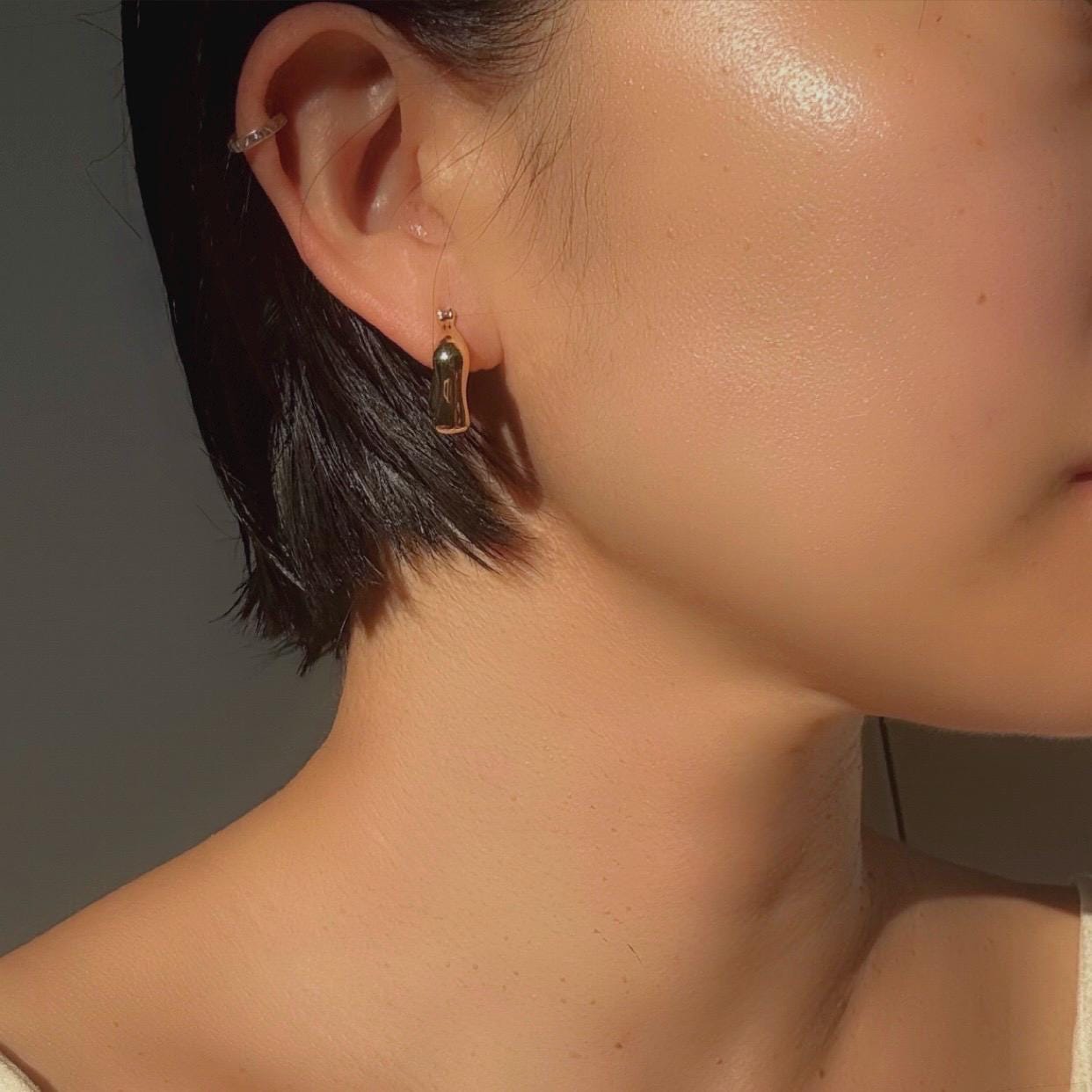 18K Solid Gold Sculptural Kara Hoop Earrings: Modern Statement Earrings