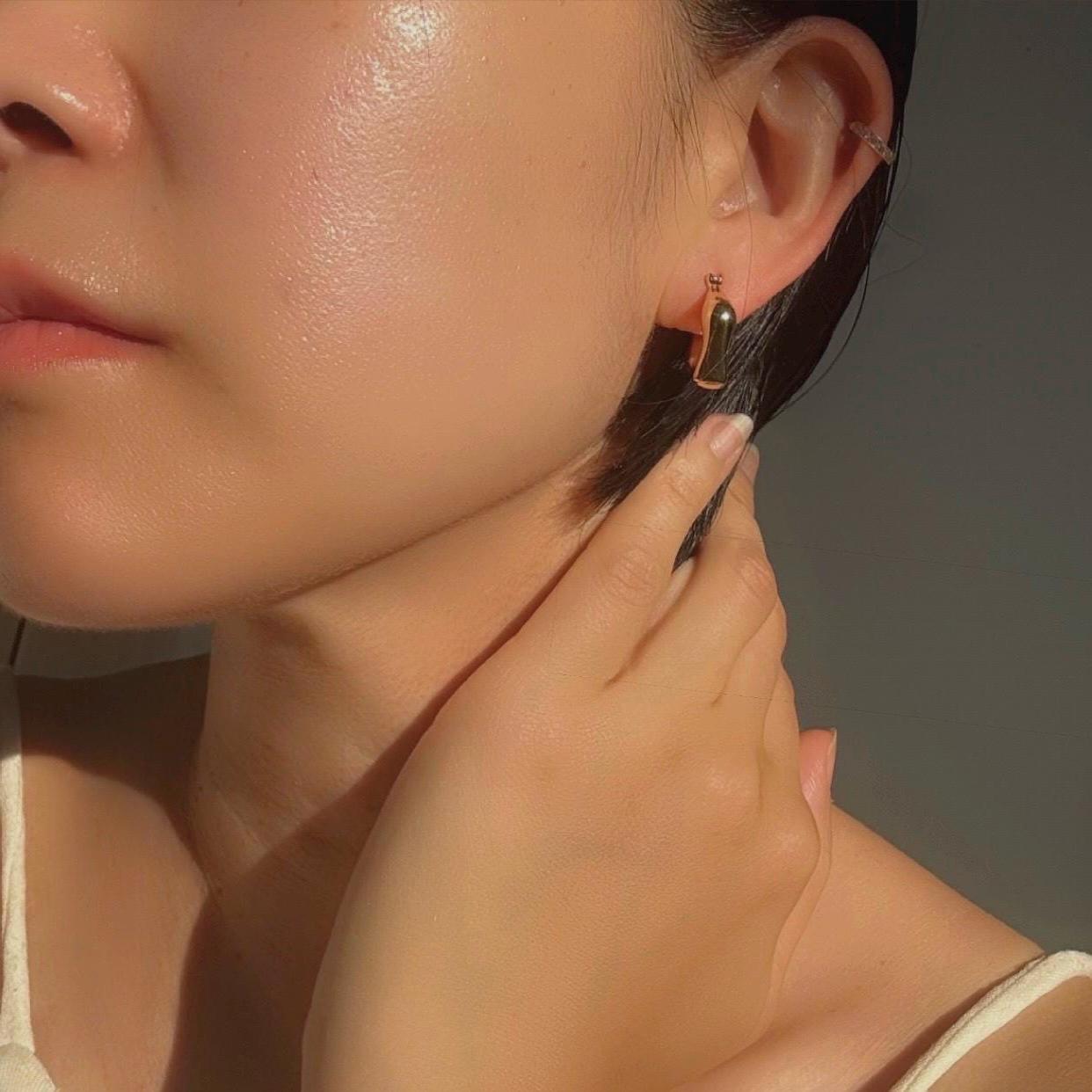 18K Solid Gold Sculptural Kara Hoop Earrings: Modern Statement Earrings