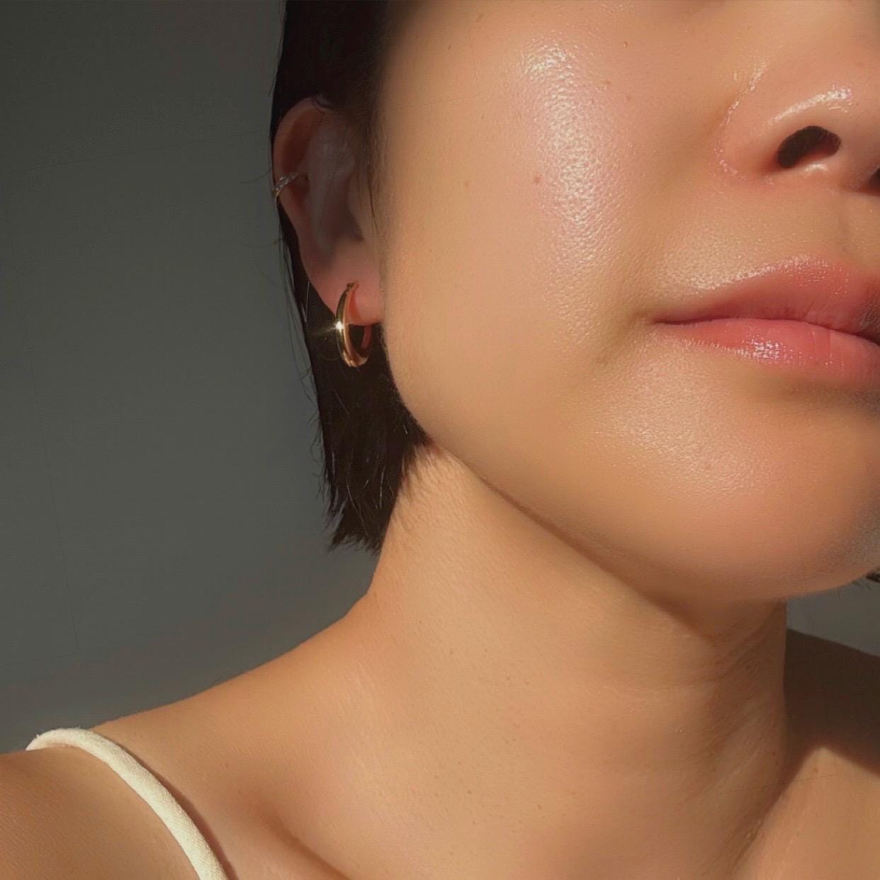 18K Solid Gold Petite Eva Hoop Earrings – Everyday Luxury