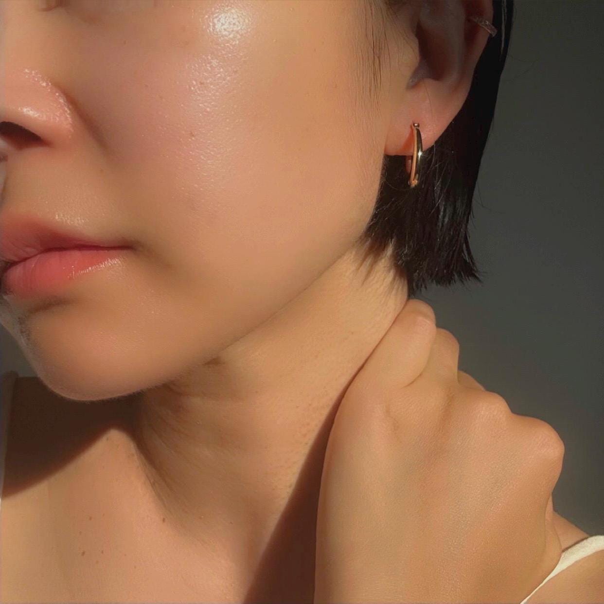 18K Solid Gold Petite Eva Hoop Earrings – Everyday Luxury