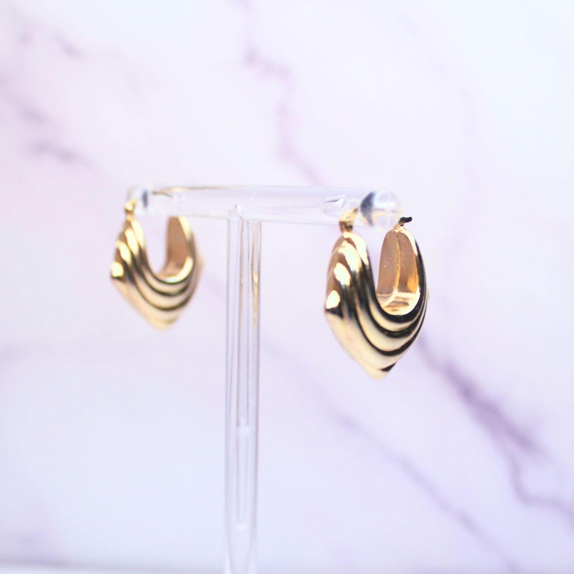 Vintage 14K Solid Gold Ribbed Hoop Earrings – Stylish Statement Hoops