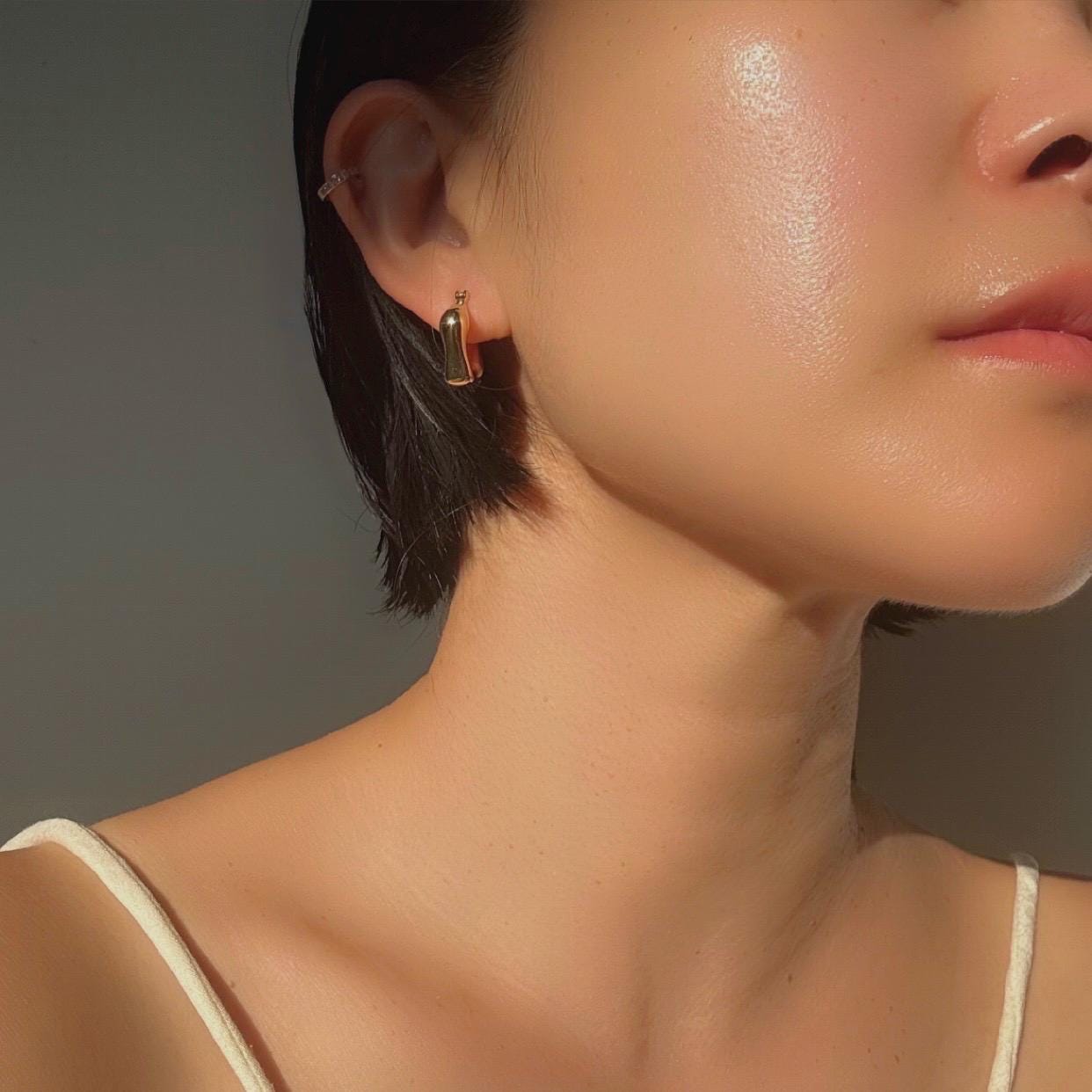 18K Solid Gold Sculptural Kara Hoop Earrings: Modern Statement Earrings