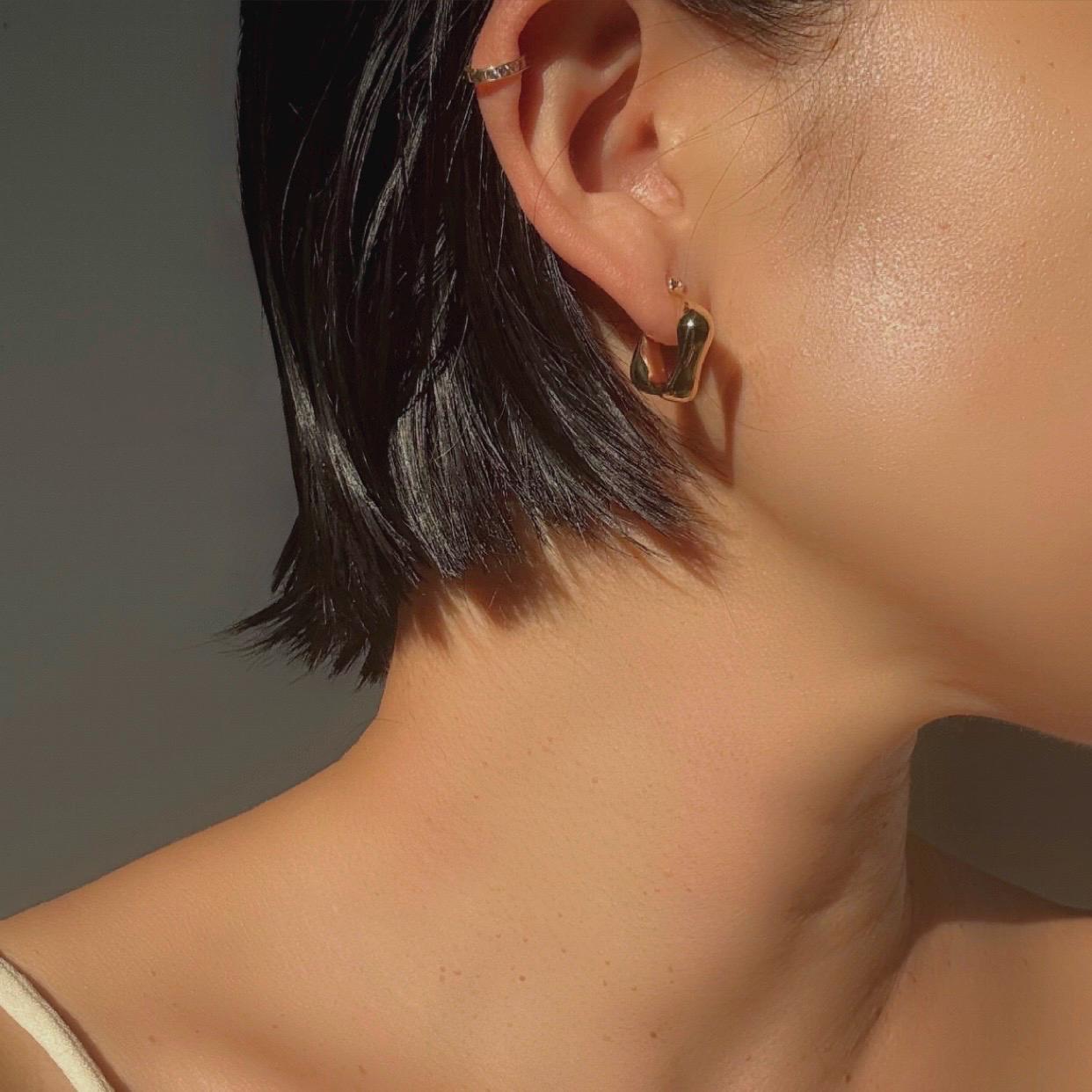 18K Solid Gold Sculptural Kara Hoop Earrings: Modern Statement Earrings
