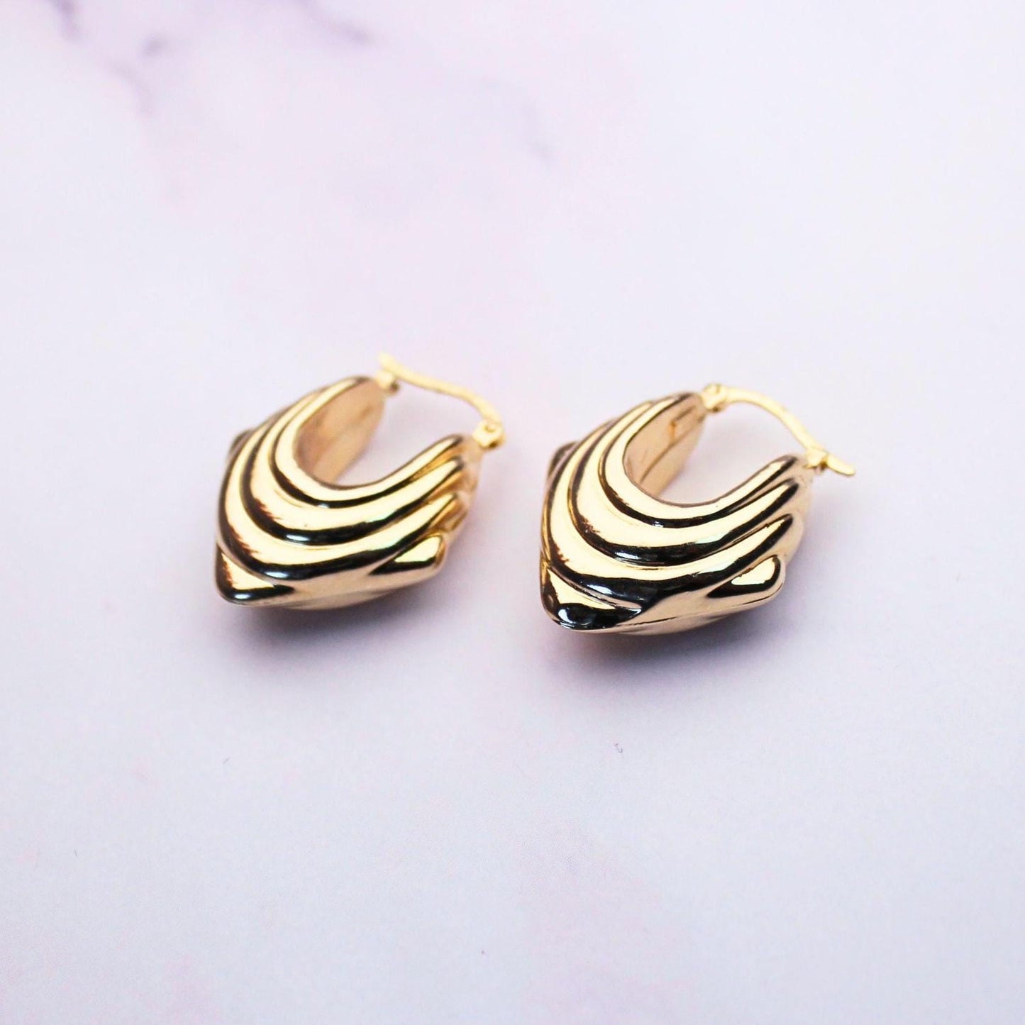 Vintage 14K Solid Gold Ribbed Hoop Earrings – Stylish Statement Hoops
