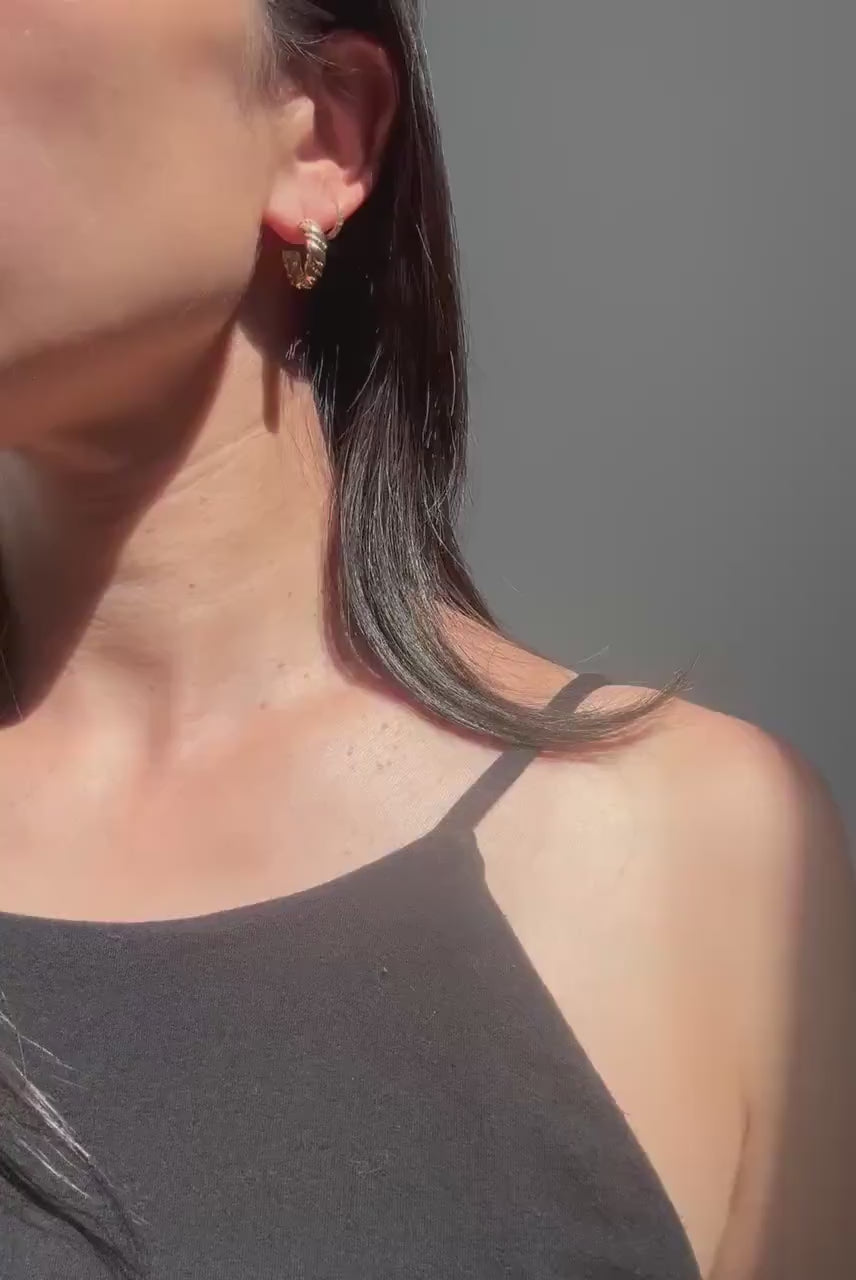 14k Solid Gold Rope Twist Huggie Hoops: Fine Vintage Jewelry