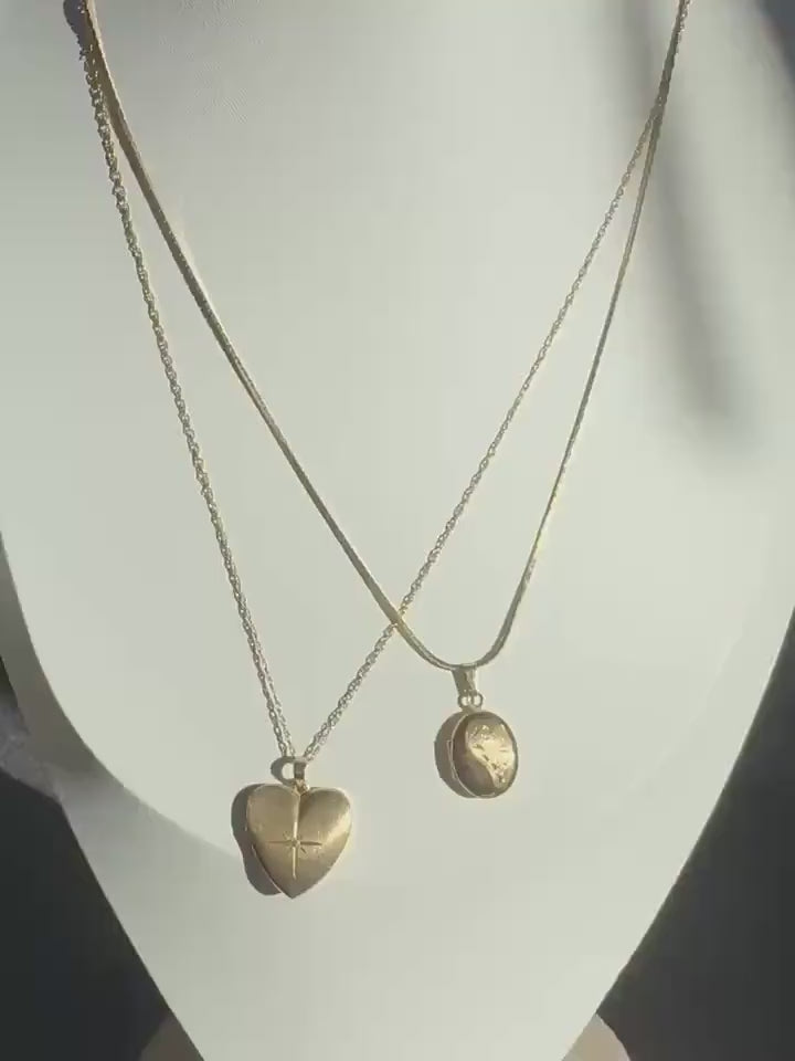 14K Solid Gold Mini Floral Locket Necklace – Vintage Style Keepsake Pendant