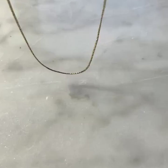 14k solid gold super fine C-link elegant chain necklace precious vintage jewelry