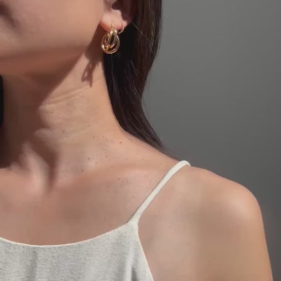 18K Gold Twisted Finley Hoop Earrings: Bold Statement Jewelry