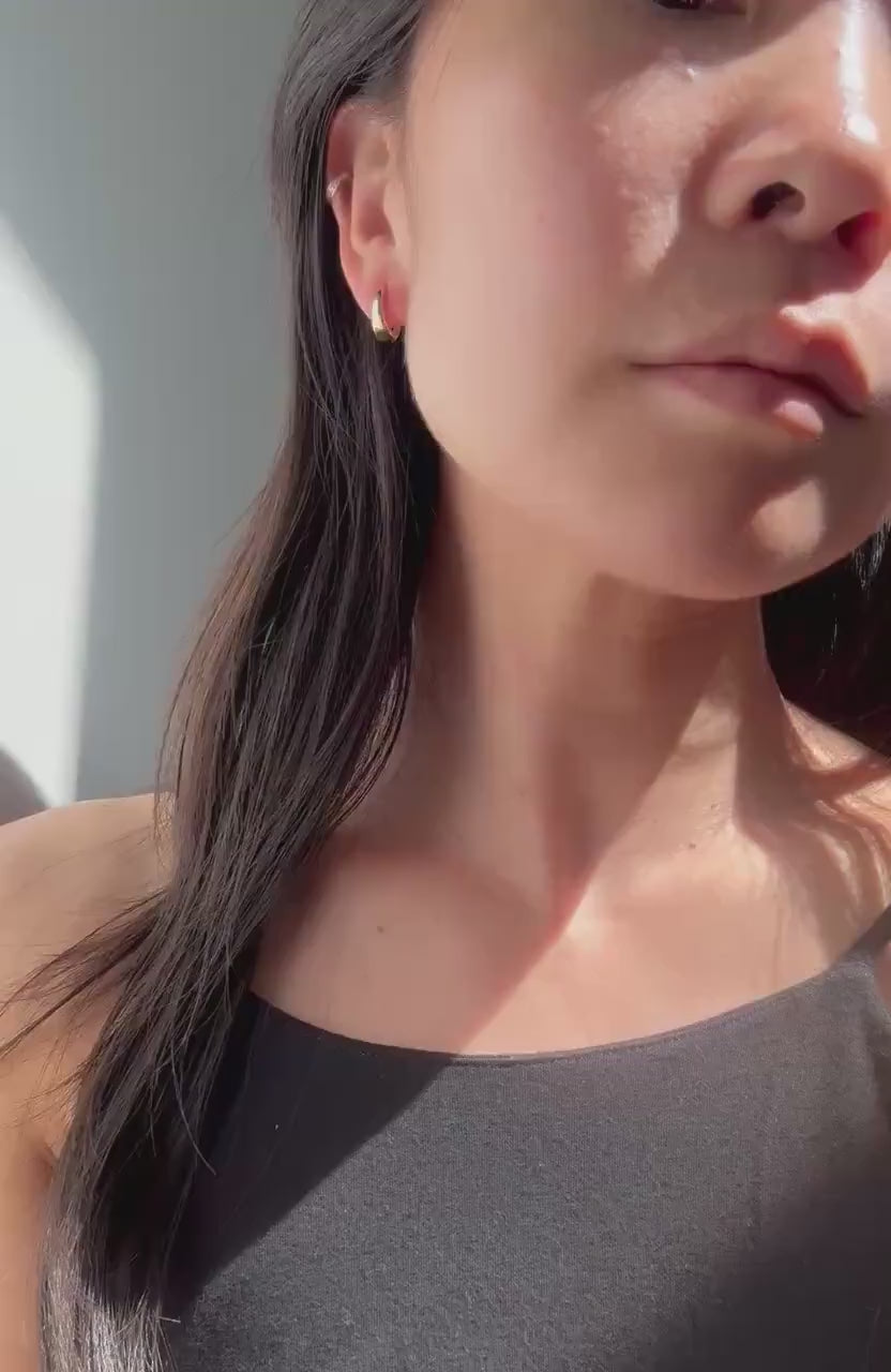 10k Solid Gold Ash Huggie Hoop Earrings: Modern Tapered Design